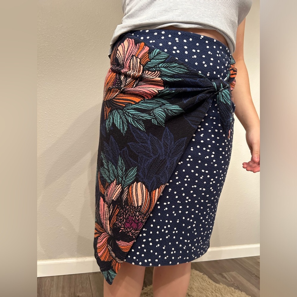 Anthropologie “Maeve” petal Pop Floral Polka Dot wrap, Size 8